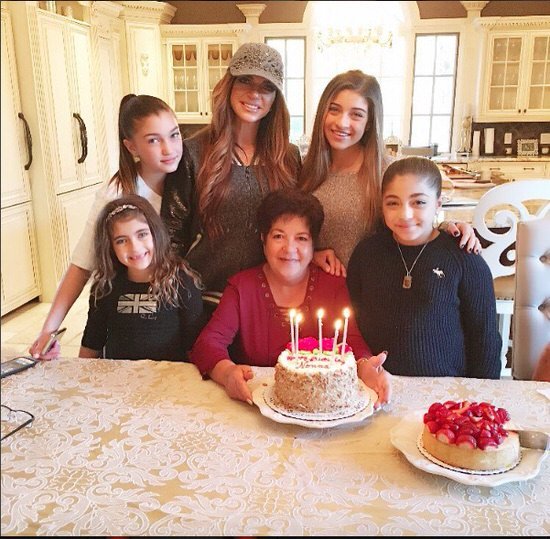 Teresa Giudice with her mom and daughters