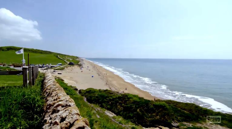 Seaside-Cliff-Ladies-Of-London