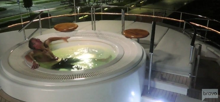 hot-tub-jerry-below-deck hot-tub-jerry-below-deck