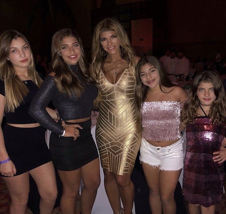 Teresa Giudice & Melissa Gorga Enjoy Family Vacations- Photos!