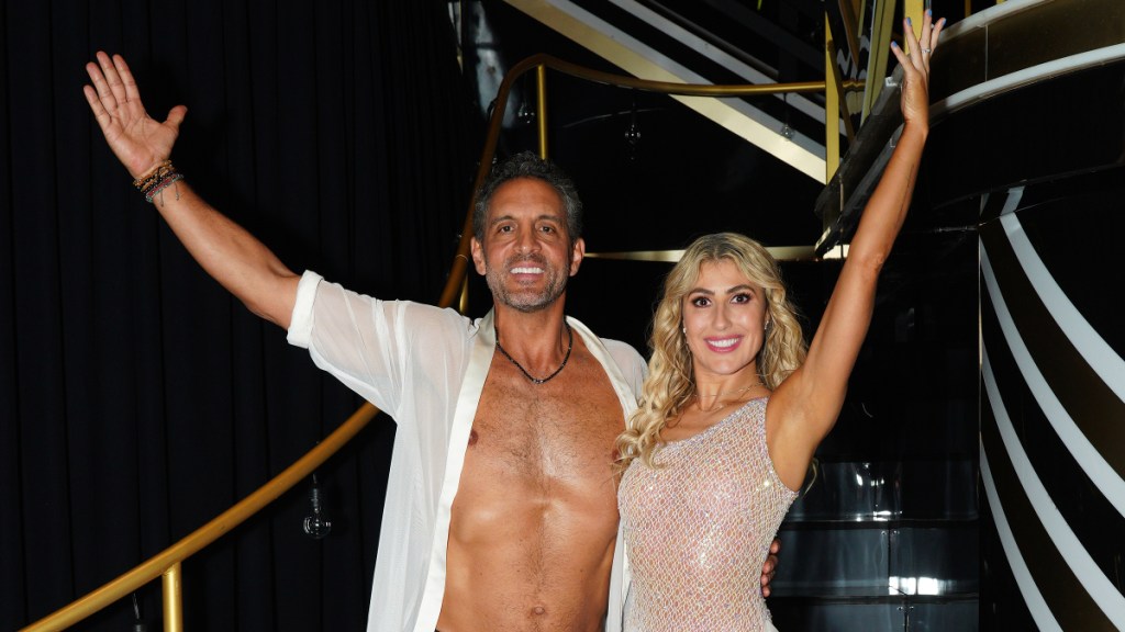 Mauricio Umansky and Emma Slater