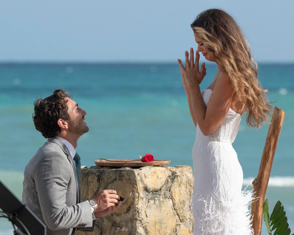 The Bachelor Joey Graziadei proposes.