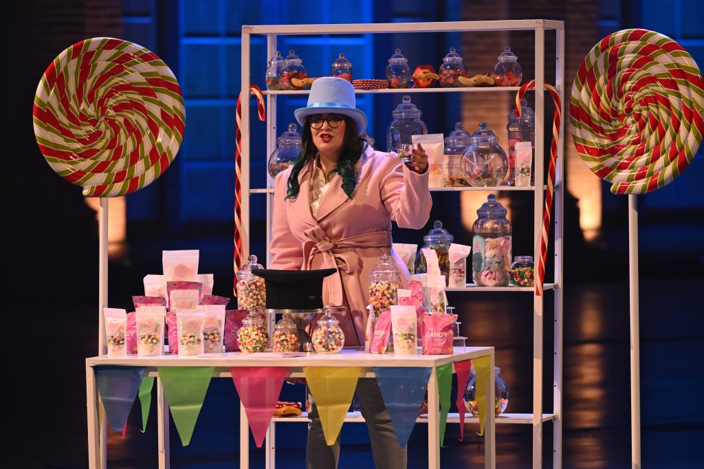 Liz Aust promotes candy on Gordon Ramsay's Food Stars