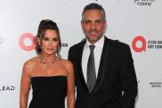 Kyle Richards and Mauricio Umansky on the red carpet.