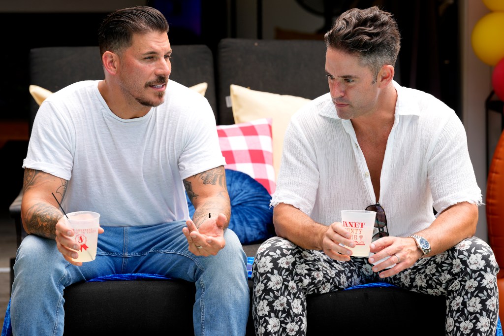 Jax Taylor and co-star Jesse Lally bond over divorce.