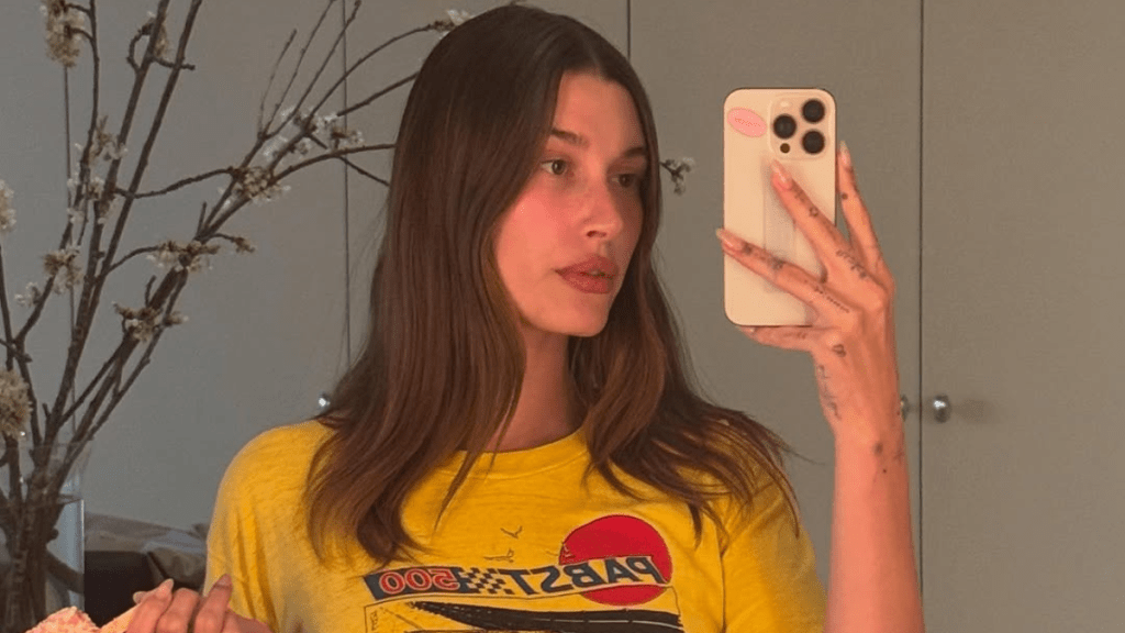 Hailey Bieber mood photos divorce rumors