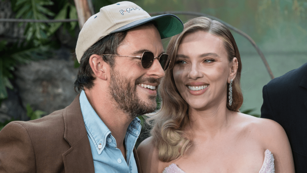 Jonathan Bailey and Scarlett Johannson attend the World Premiere of 'Jurassic World Rebirth' at Odeon Luxe Leicester Square in London, United Kingdom on June 17, 2025.